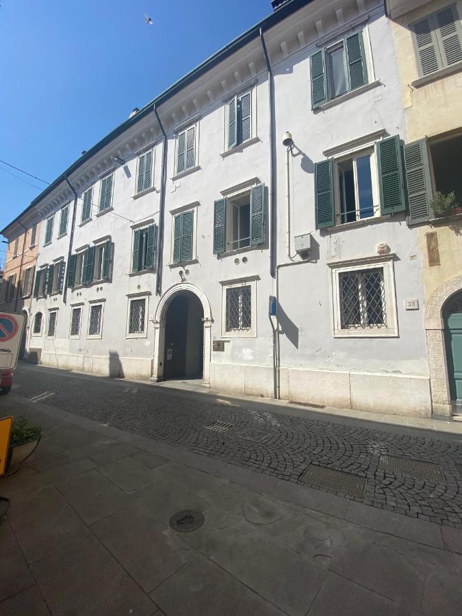 Intero Appartamento. San Giovanni Uno Brescia Luaran gambar